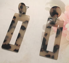 Load image into Gallery viewer, Retro, Light Tortoise Shell, Geometric, Rectangular, Resin, Drop Earrings