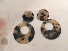 Load image into Gallery viewer, Retro, Lighter Tortoise Shell, Geometric, Circle Drop, Resin Earrings with Small Circle Push Back