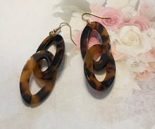 Load image into Gallery viewer, Retro, Tortoise Shell, Geometric, Double Oval, Resin, Drop Earrings