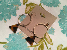 Load image into Gallery viewer, Retro, Tortoise Shell, Geometric, Circular Metal and Triangular Resin Drop, Earrings
