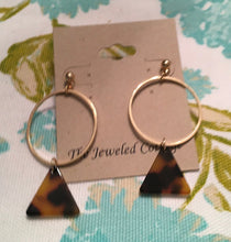 Load image into Gallery viewer, Retro, Tortoise Shell, Geometric, Circular Metal and Triangular Resin Drop, Earrings