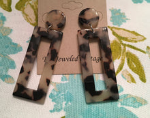 Load image into Gallery viewer, Retro, Light Tortoise Shell, Geometric, Rectangular, Resin, Drop Earrings