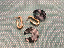 Load image into Gallery viewer, NEW STYLE! Retro, Geometric, Circular Tortoise Shell, Drop Earrings in Black Grey, Purple Blue, Red Clear, and Pink Blue Color Choices
