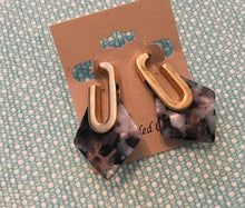 Load image into Gallery viewer, NEW STYLE! Retro, Geometric, Triangular, Tortoise Shell, Drop Earrings in Black Grey, Color Choice