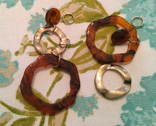 Load image into Gallery viewer, NEW STYLE! Retro, Multi- Design, Geometric, Circular, Tortoise Shell, Earrings with Silvertone or Goldtone Metal Drop