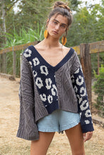 Load image into Gallery viewer, POL CLOTHING-Oversized Women’s Cropped Sweater (#590) in Midnight/Grey Print -SALE-WAS $69.00, Now-$39.99.-
