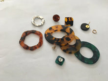 Load image into Gallery viewer, Retro, Dark Tortoise Shell, Geometric, Oblong, Resin, Drop Earrings
